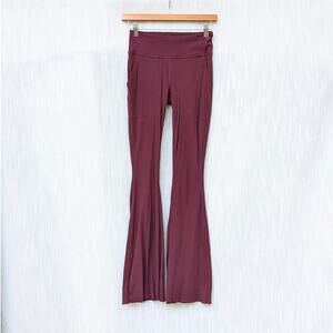 Outdoor Voices SuperForm Rib Flare Mid-rise Pants in Shiraz, size XS